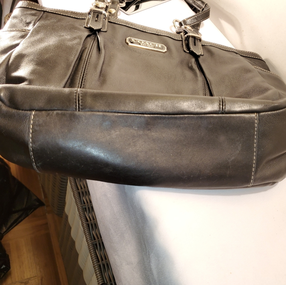 COACH MEDIUM LEATHER SATCHEL - Picture 3 of 8